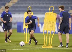 亚博入口 -包含赛前体能课后，曼联扳平良机备战意大利杯，态度坚定，球队文化再被提及的词条